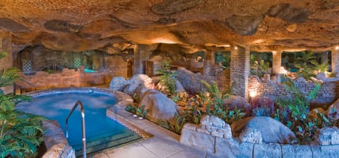 Sauna, hot tub, Turkish bath, body scrubs, facials