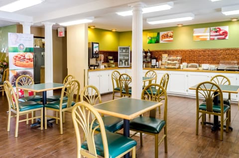 Free continental breakfast