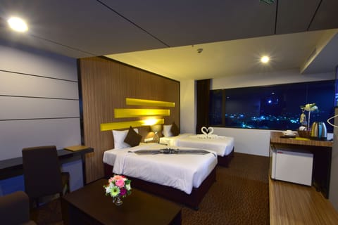 Siam Deluxe Twin | Minibar, in-room safe, blackout drapes, WiFi (free)