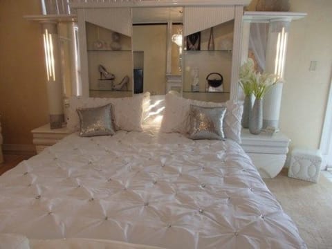 Suite, Private Bathroom (Diamonds and Pearls Luxury Suite) | Premium bedding, iron/ironing board, free WiFi, bed sheets