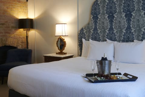 Classic King | Premium bedding, pillowtop beds, desk, laptop workspace