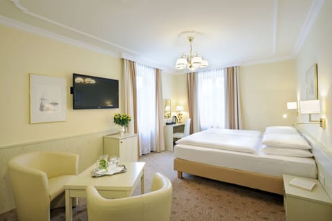 Hypo-allergenic bedding, Select Comfort beds, minibar, in-room safe