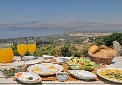 Daily full breakfast for a fee