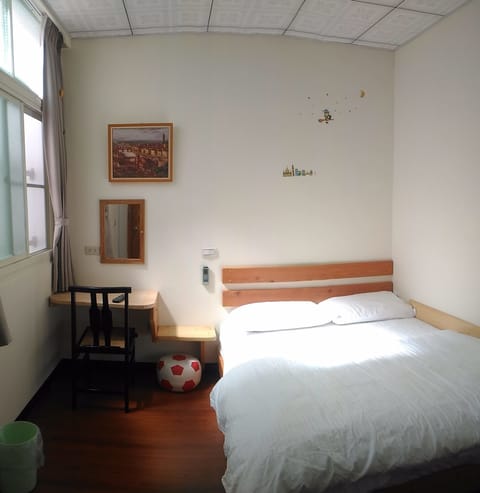 Standard Double Room, 1 Double Bed | Desk, blackout drapes, soundproofing