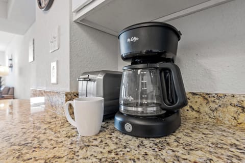 Classic Condo, 4 Bedrooms, Oceanfront (407) | Private kitchen | Full-size fridge, microwave, oven, stovetop