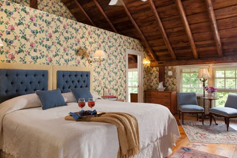 Room (English Room) | Premium bedding, Tempur-Pedic beds, free WiFi, bed sheets