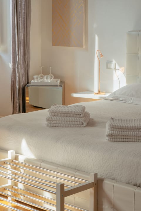 1 bedroom, premium bedding, minibar, in-room safe