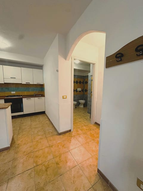 Standard Apartment | Bathroom | Shower, free toiletries, hair dryer, bidet