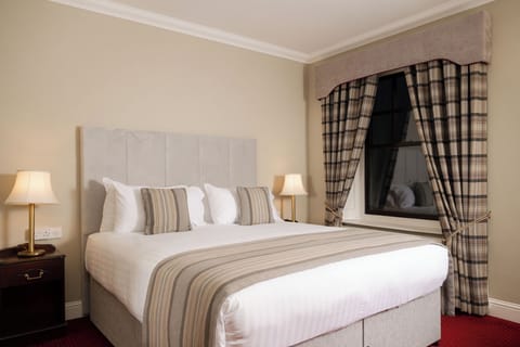 Individually decorated, desk, iron/ironing board, free WiFi