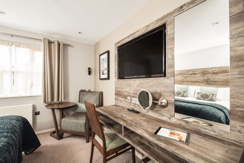 In-room safe, desk, laptop workspace, iron/ironing board