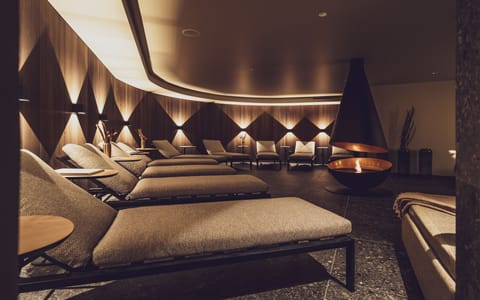 Sauna, steam room, body treatments, aromatherapy, hot stone massages