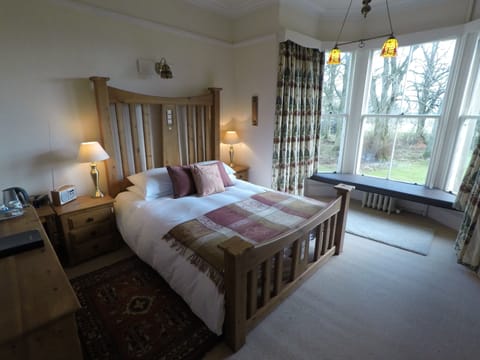 Traditional House, 3 Bedrooms | Premium bedding, memory foam beds, iron/ironing board, free WiFi
