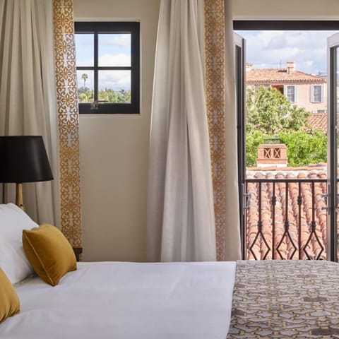 Suite, 1 Bedroom (Queen) | 1 bedroom, Frette Italian sheets, premium bedding, down comforters