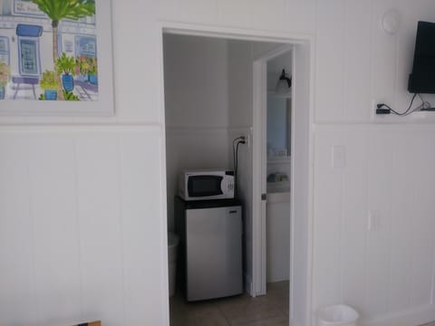 Microwave, coffee/tea maker