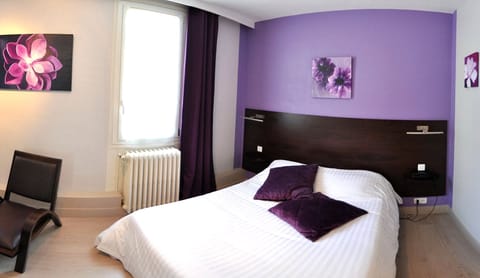 Standard Double Room | In-room safe, soundproofing, free WiFi