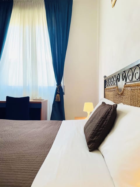 Double Room, Shared Bathroom | Individually decorated, individually furnished, desk, blackout drapes