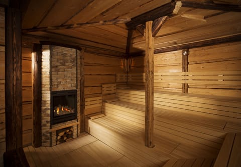 Sauna, hot tub, steam room