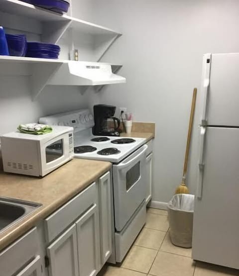 Standard Room, 2 Double Beds, Non Smoking (Efficiency Double) | Private kitchen | Fridge, coffee/tea maker