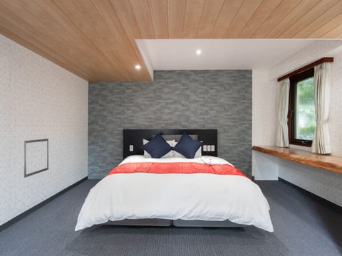Premium Room, 1 Queen Bed, Non Smoking, Kitchenette | Bed sheets