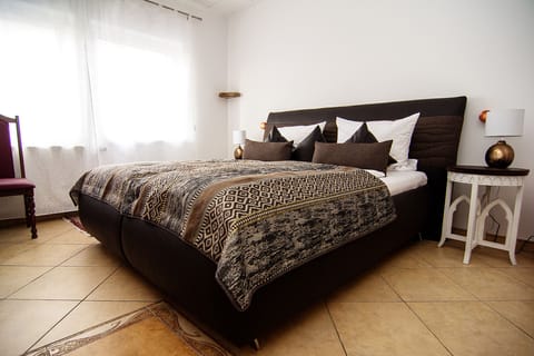 Double Room | In-room safe, desk, free WiFi