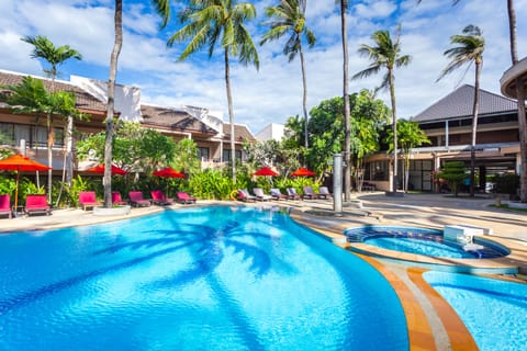 2 outdoor pools, pool umbrellas, sun loungers
