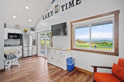 Lake View Cabin | Living area | TV