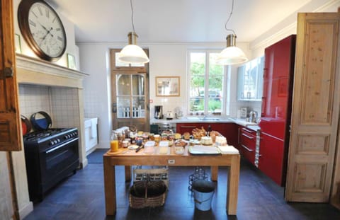 Daily buffet breakfast (EUR 12.00 per person)