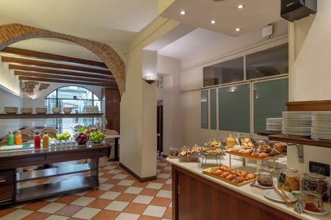 Daily buffet breakfast (EUR 9 per person)