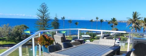 Three Bedroom Apartment with Sea View (Superior Triple) | Terrace/patio
