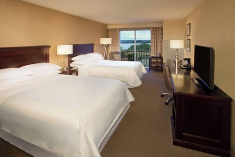 Premium bedding, down comforters, in-room safe, desk