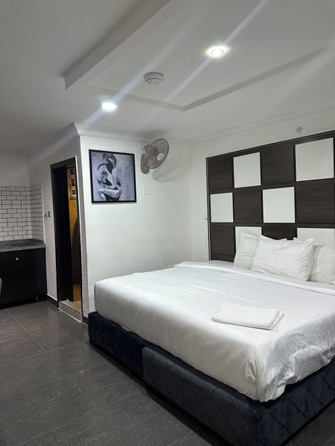 Executive Double or Twin Room | Premium bedding, memory foam beds, in-room safe, desk