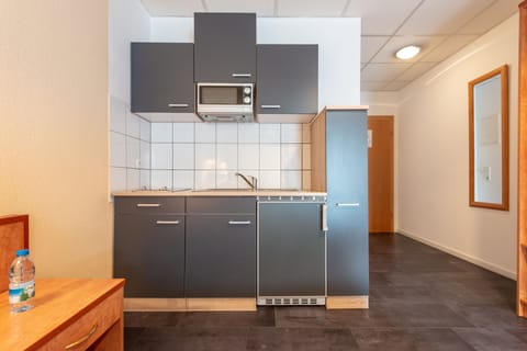 1 bedroom, premium bedding, desk, blackout drapes