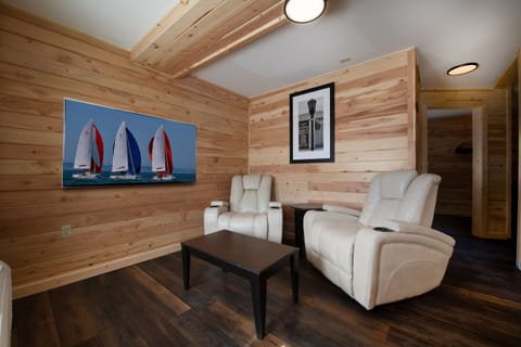 Suite, Ensuite (2 Bedroom/3 bed-Kitchen ) | Interior