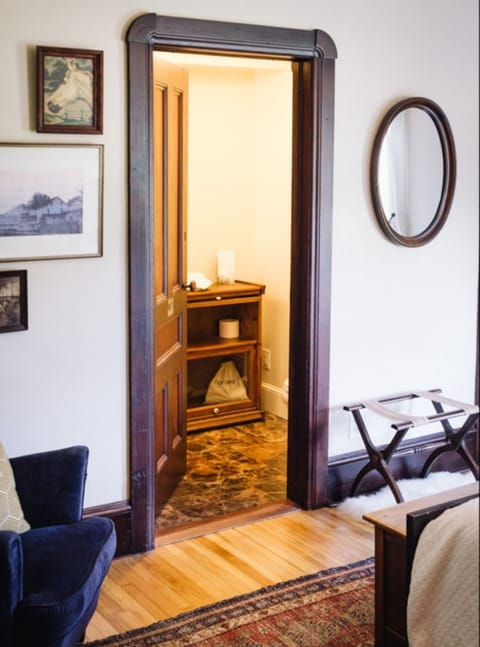 Desk, iron/ironing board, rollaway beds, free WiFi