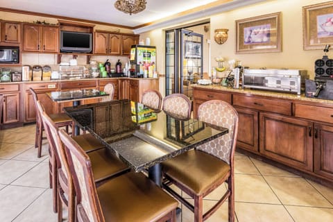 Free buffet breakfast