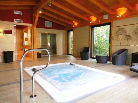 Indoor spa tub