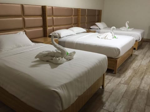 VIP Family Room | Desk, rollaway beds (surcharge), WiFi (free), bed sheets