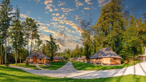 Cottage, Patio | 1 bedroom, free WiFi, bed sheets