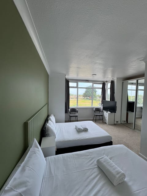 Triple Room, Ensuite, Sea View | Free WiFi