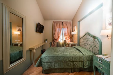 Single Room | Premium bedding, down comforters, minibar, in-room safe