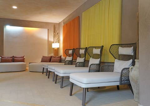 Couples treatment rooms, sauna, hot tub, hot springs, Turkish bath