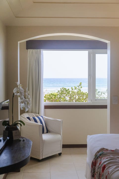 Comfort Room, Sea View | Minibar, in-room safe, blackout drapes, free WiFi