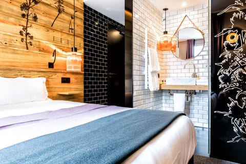 Family Quadruple Room, Connecting Rooms | In-room safe, desk, soundproofing, free WiFi