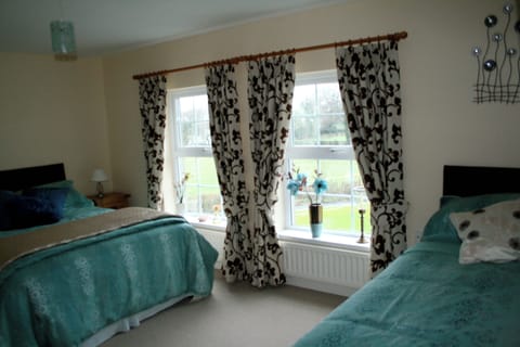 Triple Room | Individually decorated, individually furnished, iron/ironing board