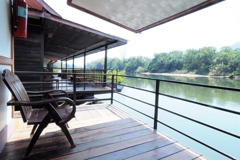 Superior River Raft | Balcony