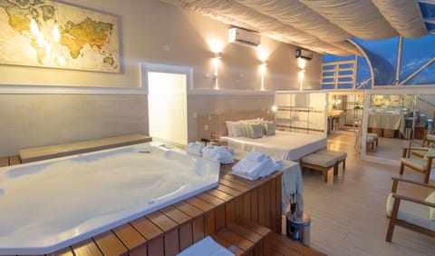 Romantic Double Room | Premium bedding, minibar, in-room safe, desk