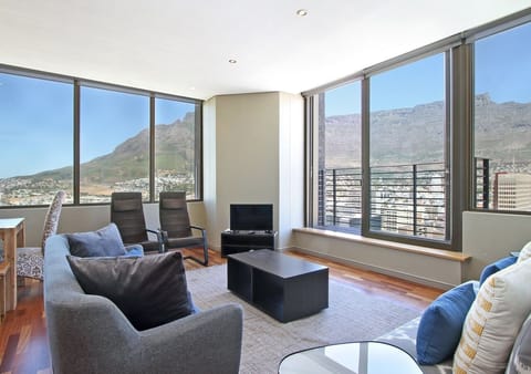 Apartment | Living area | Flat-screen TV, DVD player