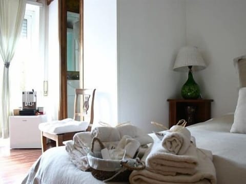 Classic Double Room, Ensuite (Rione Monti) | Miscellaneous