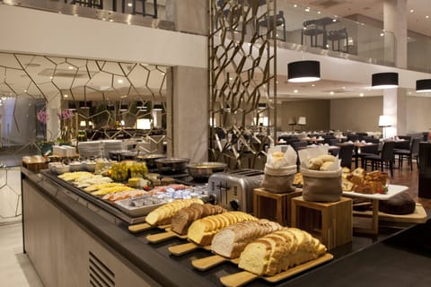 Daily buffet breakfast for a fee