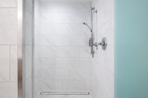 Presidential Suite, Multiple Beds | Bathroom | Combined shower/tub, designer toiletries, hair dryer, towels